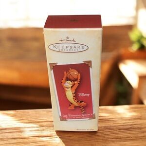 🎁SALE🎁 Hallmark Keepsake Ornaments The Winning Bounce 2004 Vintage Tigger